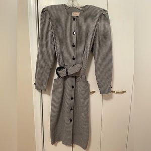 Algo retro 80s mid-length dress. Size medium, 6/8 womens. Great condition!